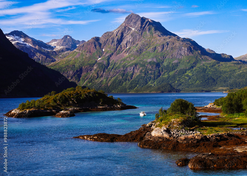 Fiord w Norwegii na Lofotach