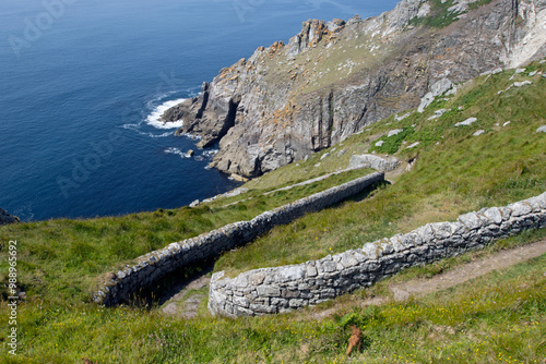 Obraz na płótnie Zig zig path leading down to the 'Battery' defence on Lundy Island in the Bristol channel w salonie