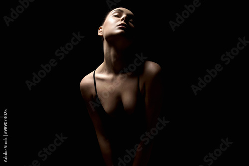 Obraz na płótnie Sexy Woman silhouette in the dark. Beautiful Body passion Girl w salonie
