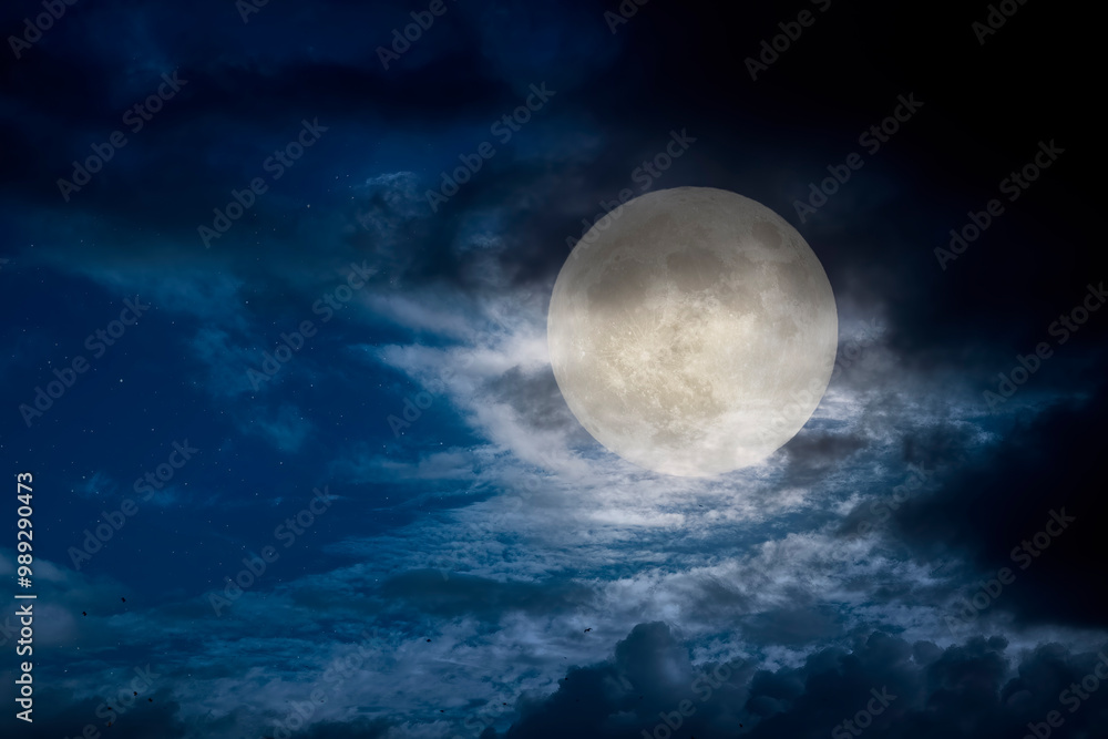 Fototapeta premium Cloudy full moon night