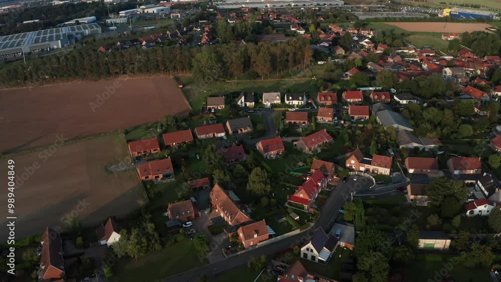 prise de vue aérienne d'une petite ville française, hénin-beaumont