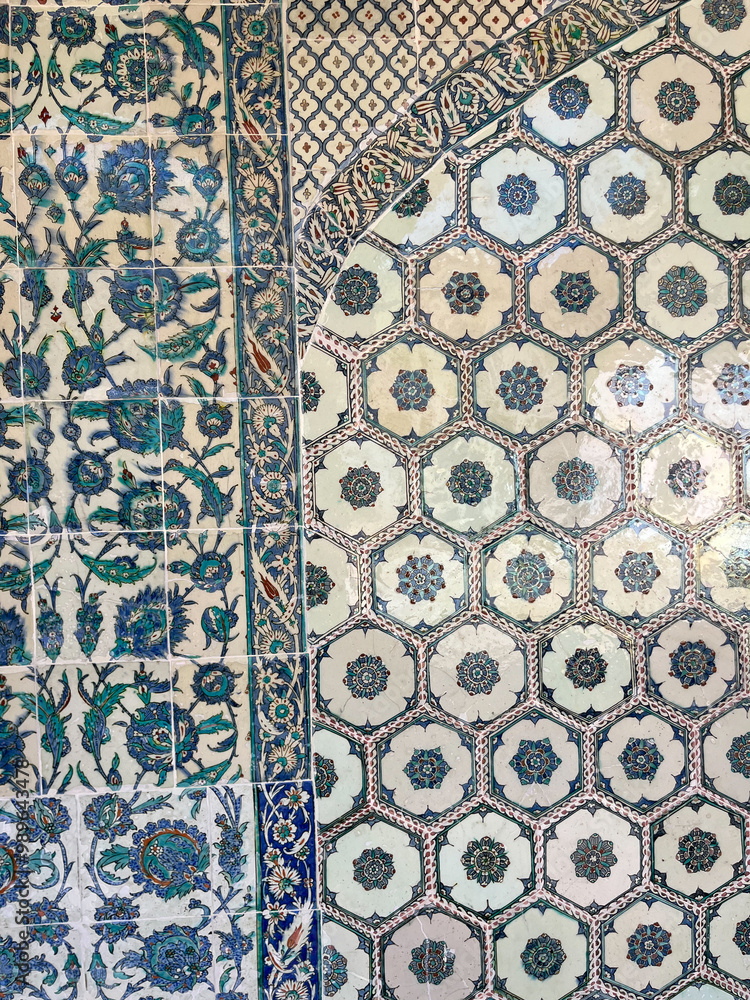 interior mesquita árabe arabesco istanbul islã islâmico palácio dourado azulejo