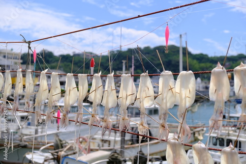 海辺の街で