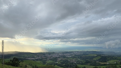 cielo, nube, nube, naturaleza, clima, azul, tempestad, celaje, nublado, llover, sol, moreno, verano, alumbrado, blanco, paisaje, atardecer, cubierto, diurna, cielo, dramático, cielo, hermoso, descarga