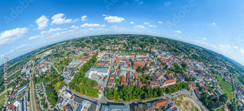 Pfarrkirchen im niederbayerischen Kreis Rottal-Inn, Panoramablick über die Stadt photo