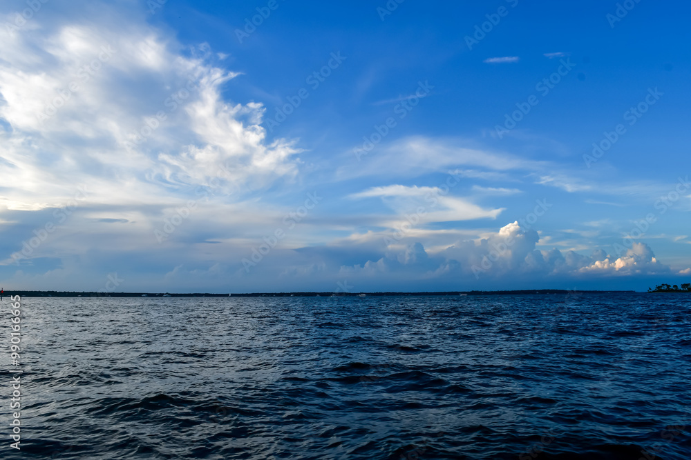Obraz premium July Sunset on the Water in Orange Beach, Alabama