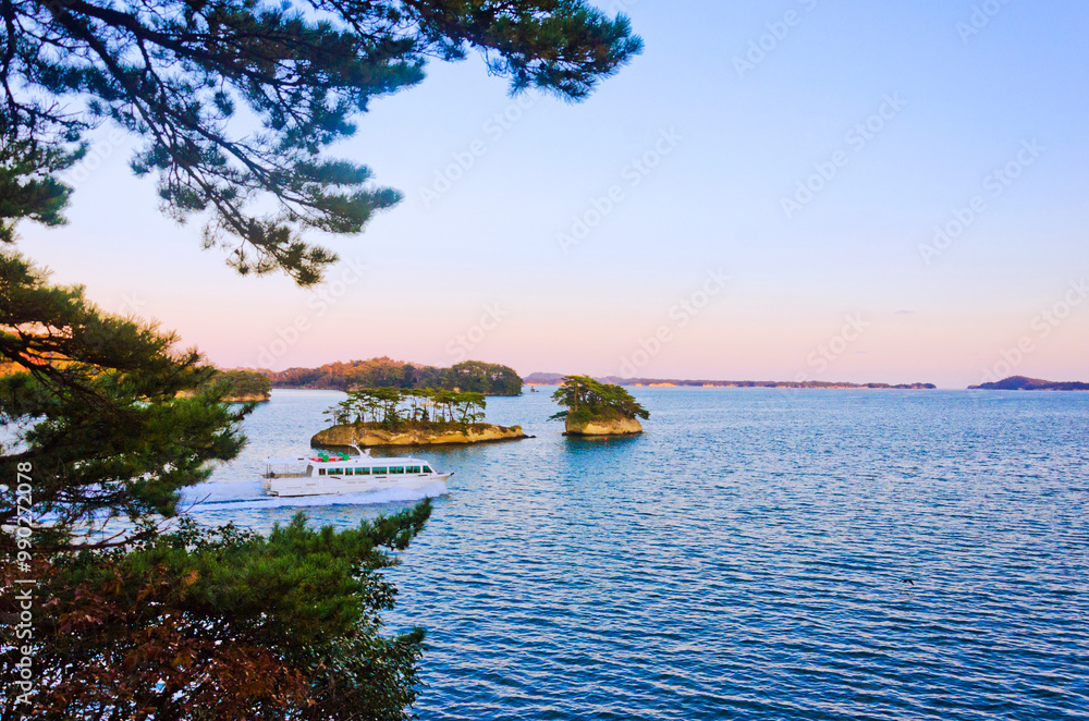 Obraz premium Sightseeing boat at Matsushima bay, Miyagi prefecture, Japan.