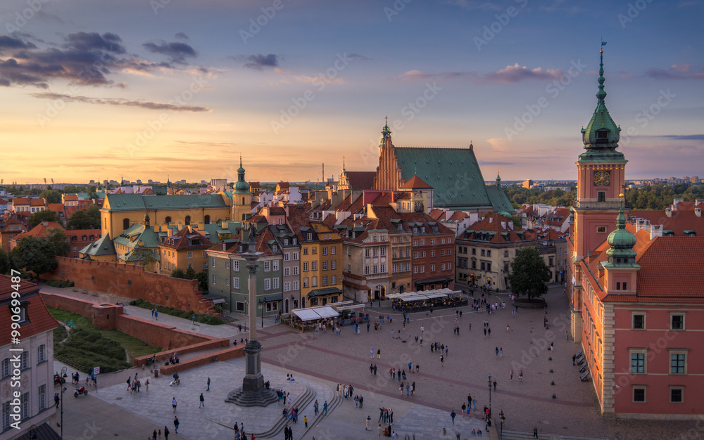 Fototapeta premium Scenic View of Warsaw Old Town at Sunset, Poland