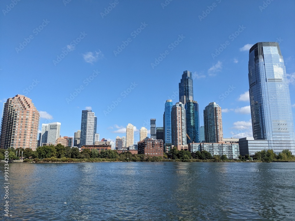 Obraz premium Downtown Manhattan from Liberty State Park, NJ - September 2024