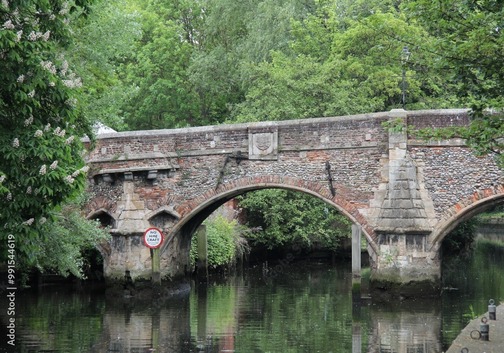 Fototapeta premium The Bishops Bridge, Norwich, Norlfolk, England
