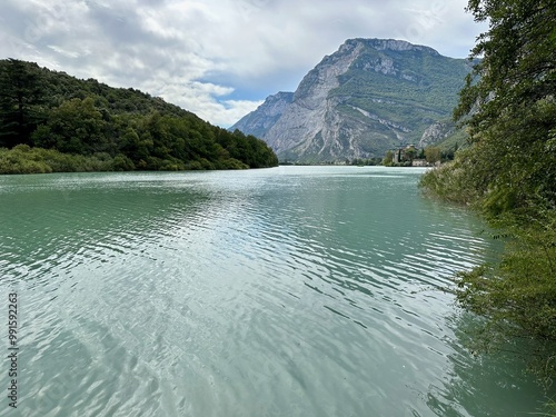 Lago di toblino photo