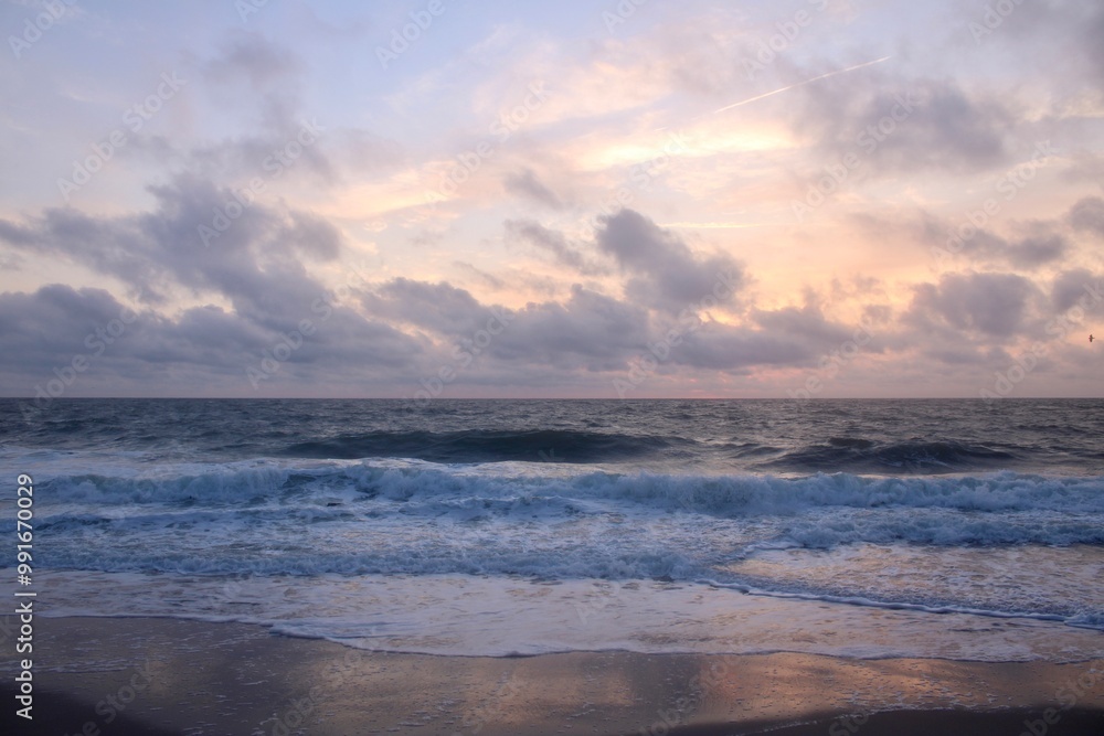 Obraz premium Sunrise on the beach