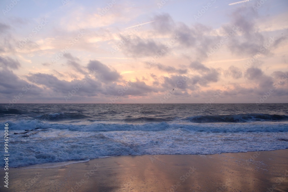 Fototapeta premium Sunrise over the beach 