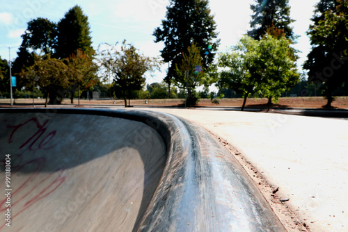Wallpaper Mural Rail to skate Torontodigital.ca