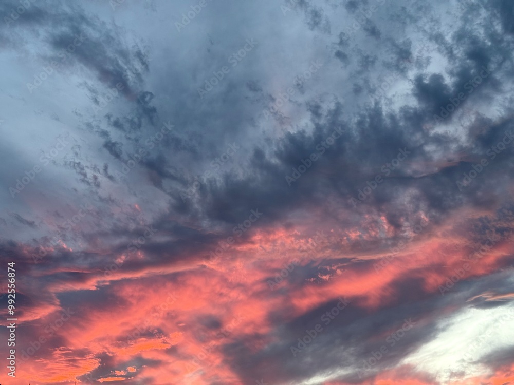 日本東京の空と雲、赤い夕焼け 日本東京の空と雲、赤い夕焼け