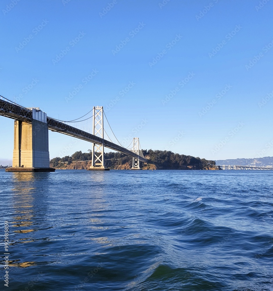 Naklejka premium Breathtaking Scenic Views Ocean Bridges City