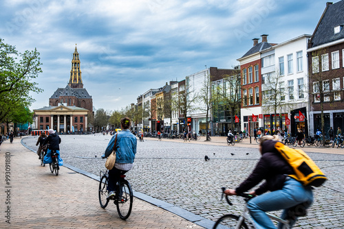 Obraz na plátně Groningen, cycling city of the Netherlands