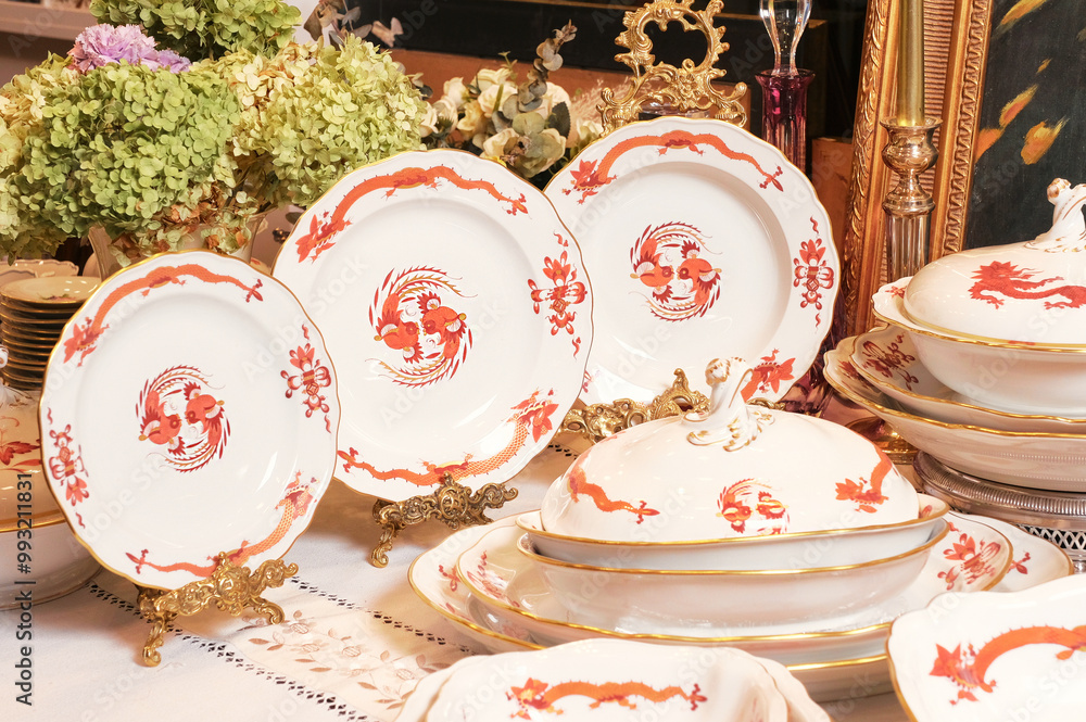 Collectible porcelain set of the Red Dragon ser
The works of the famous Meissen manufactory are unique pieces of art of high artistic level and royal style, having world renown and collectible value