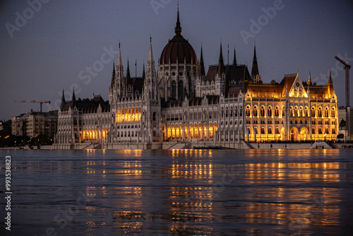 hungarian parliament building at night