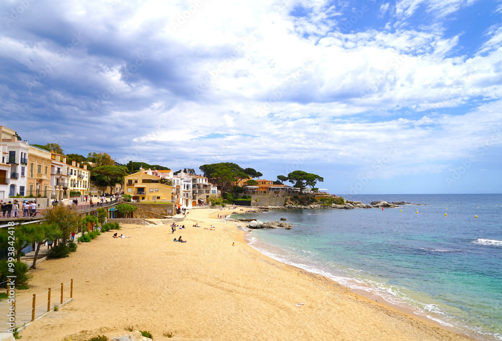 Calella de Palafrugell: view to the beaches and coast, beautiful historic houses at the Mediterranean Sea, Costa Brava, Girona, Catalonia, Spain Calella de Palafrugell: view to the beaches and coast, beautiful historic houses at the Mediterranean Sea, Costa Brava, Girona, Catalonia, Spain