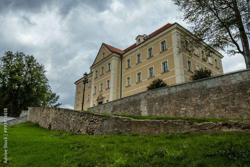 Fototapeta premium Centrum Przyrodniczo-Edukacyjne Karkonoskiego Parku Narodowego - Pałac Sobieszów