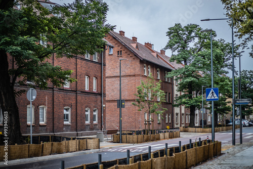 Obraz na płótnie Ceglane kamienice przy ulicy Kolejowej w Poznaniu w salonie