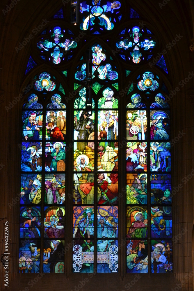 Prague, République Tchèque, 12 décembre 2015: vitraux de la Cathédrale Saint-Guy de Prague Prague, République Tchèque, 12 décembre 2015: vitraux de la Cathédrale Saint-Guy de Prague