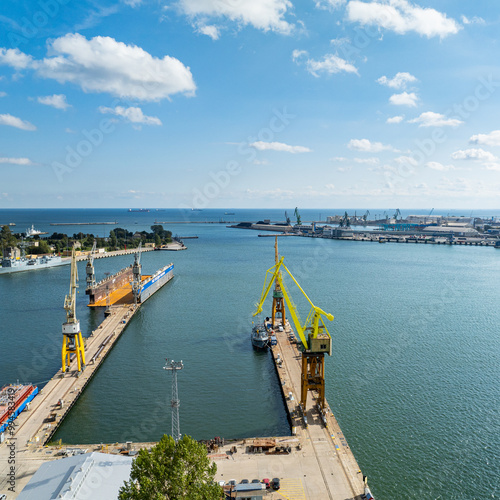 Obraz na płótnie Port Gdynia - Stocznia Morska- Krajobraz - Dok Portowy w salonie