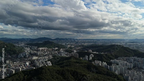 Seoul, a beautiful city where mountains and downtown coexist photo