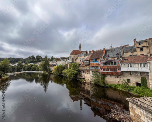 Obraz na płótnie View on riverside of french town Argenton sur Creuse w salonie