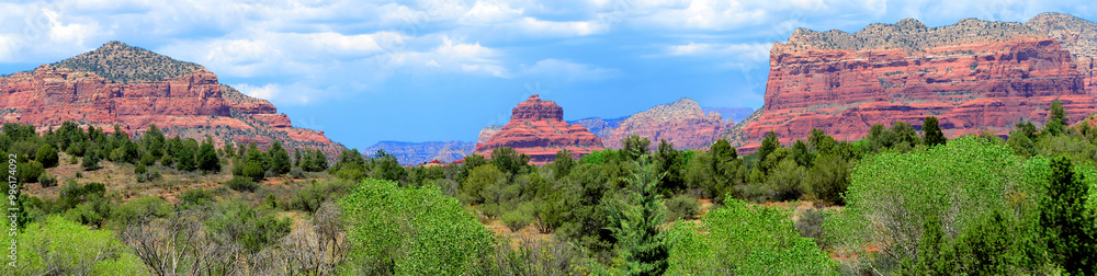 Naklejka premium Red Rock Country surrounding Sedona Arizona