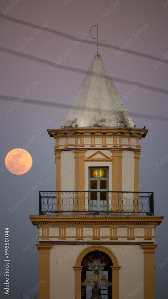 Obraz premium Moonrise next to Nossa Senhora da Boa Viagem church, Alagoa Grande, Paraíba, Brazil