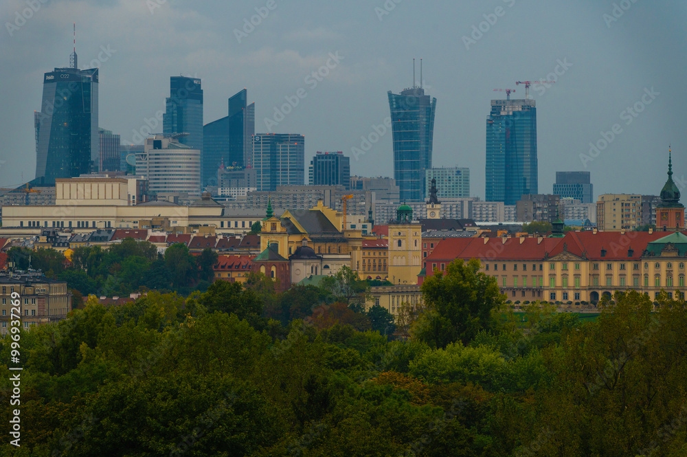 Panorama warszawy, widok na centrum warszawy od strony Pragi Północ. Jesienny widok panorama na Warszawę Panorama warszawy, widok na centrum warszawy od strony Pragi Północ. Jesienny widok panorama na Warszawę