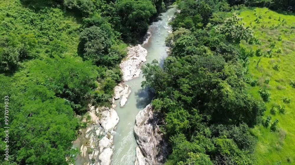 Recorriendo el rio Recorriendo el rio