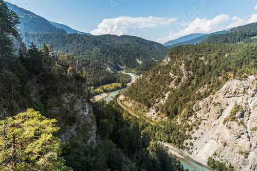 Foto View into the Rhine Gorge, Ruinaulta, viewpoint between Reichenau and Ilanz, Ant