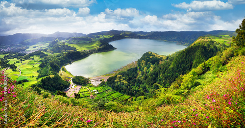 Fototapeta Naklejka Na Ścianę i Meble -  Azores - The crater lake Lagoa das Furnas in the homonym volcanic caldera in Sao Miguel island (Azores, Portugal)
