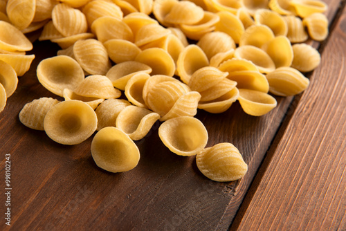 Sfondo di orecchiette, tradizionale formato di pasta italiana della cucina pugliese, dieta mediterranea, gastronomia europea  photo