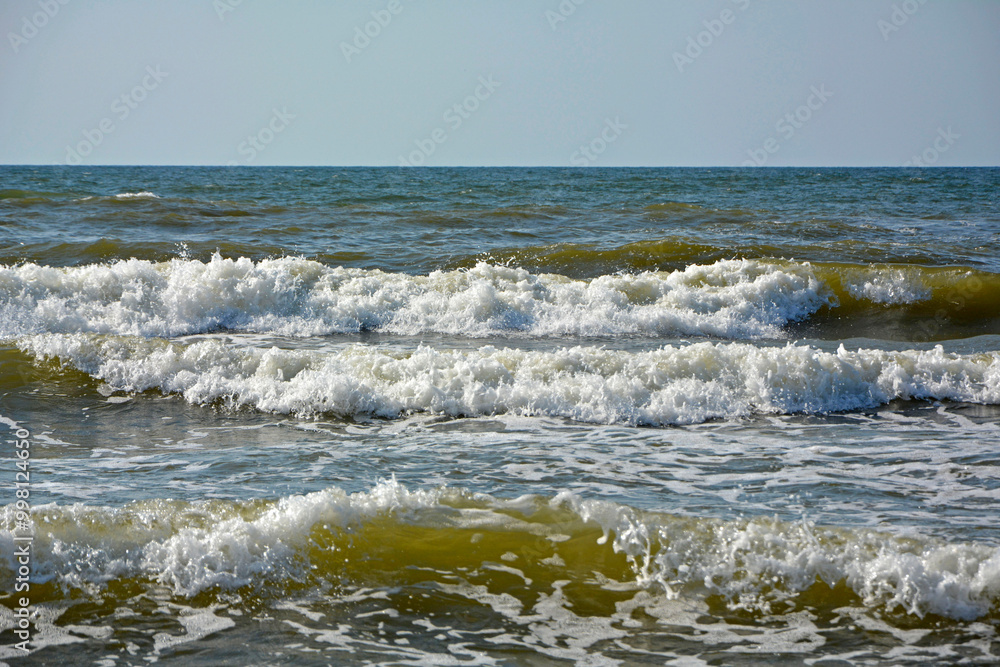 Fototapeta premium spienione morskie fale, foaming sea waves 