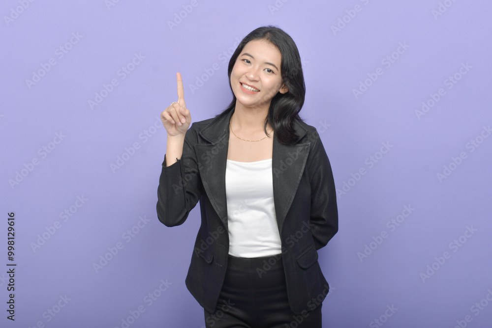 Asian Business Woman Wearing a Black Suit Asian Business Woman Wearing a Black Suit