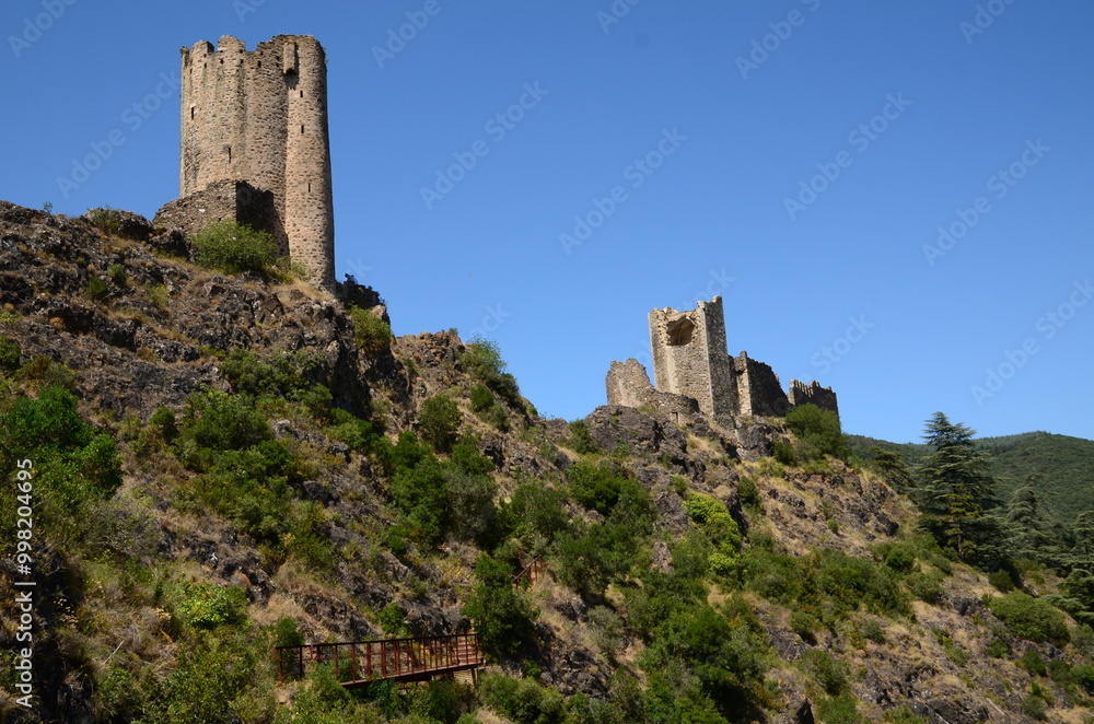 RUINES DES CHÂTEAUX CATHARES DE LASTOURS XII -XIII éme SIÈCLE RUINES DES CHÂTEAUX CATHARES DE LASTOURS XII -XIII éme SIÈCLE