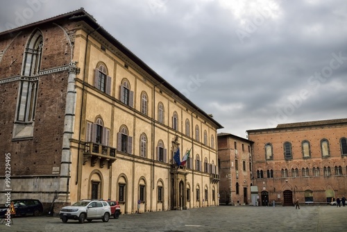 Obraz na płótnie siena, italien - piazza del duomo mit altem palazzo w salonie