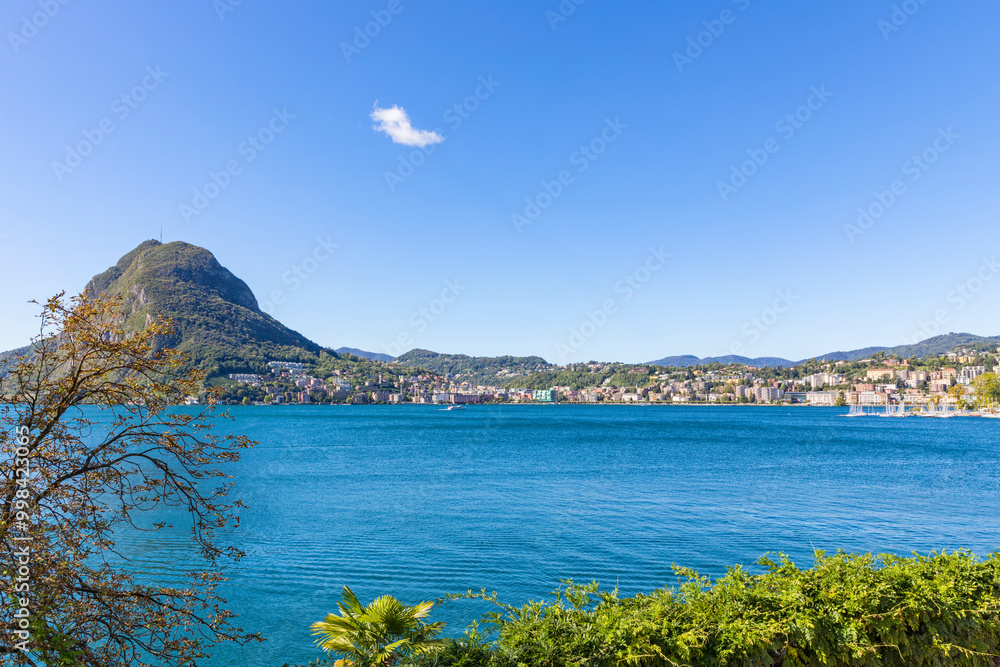 Obraz premium Lugano with Monte San Salvatore