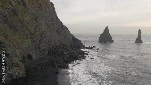 Enchanting Black Sand Beach in Iceland – Volcanic Shores and Ocean Waves