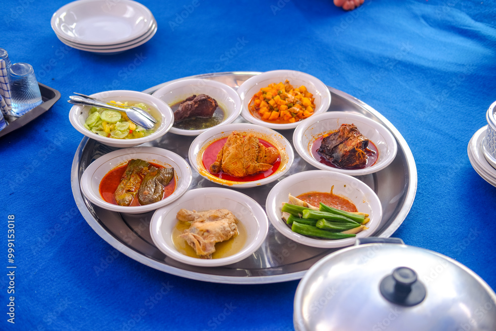 Saprahan is a tradition of eating together in Malay community customs which is carried out by sitting cross-legged in groups. This tradition is an intangible cultural heritage recognized by the state. Saprahan is a tradition of eating together in Malay community customs which is carried out by sitting cross-legged in groups. This tradition is an intangible cultural heritage recognized by the state.
