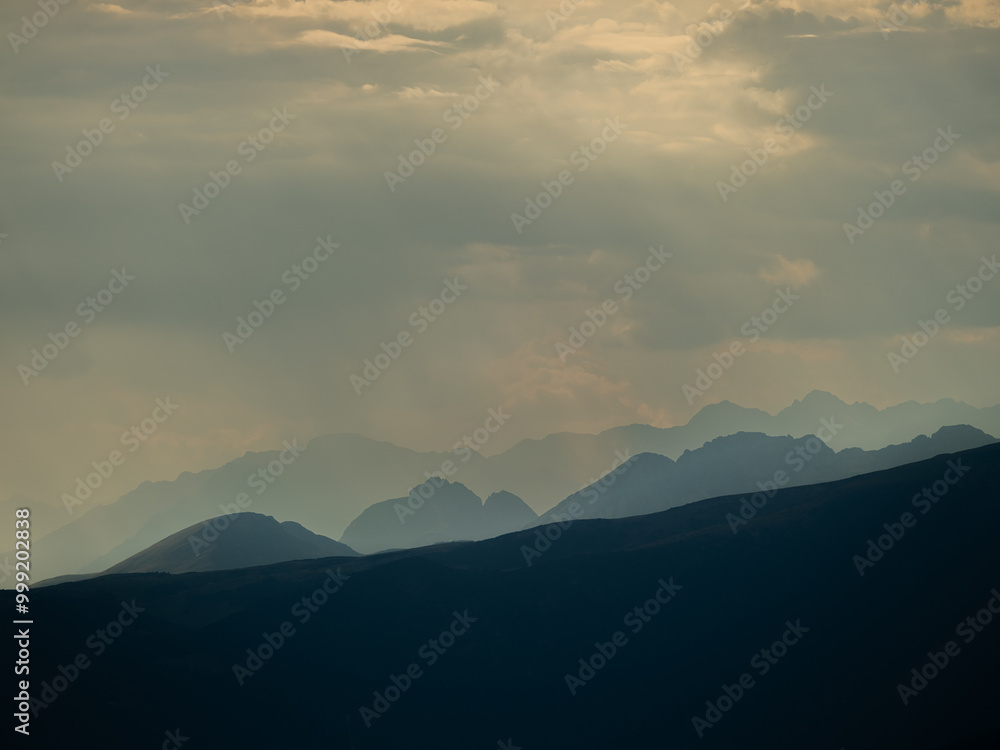 Obraz premium clouds over mountains