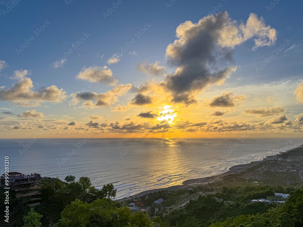 Fototapeta premium Sunset Over The Ocean