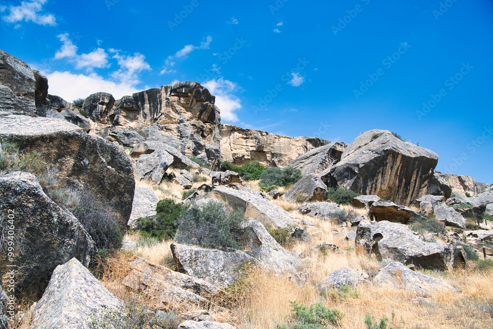 ゴブスタン国立保護区の古代岩絵の景観 ゴブスタン国立保護区の古代岩絵の景観