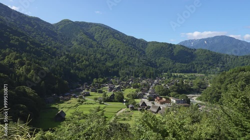 Wallpaper Mural 白川郷の美しい風景動画 Torontodigital.ca