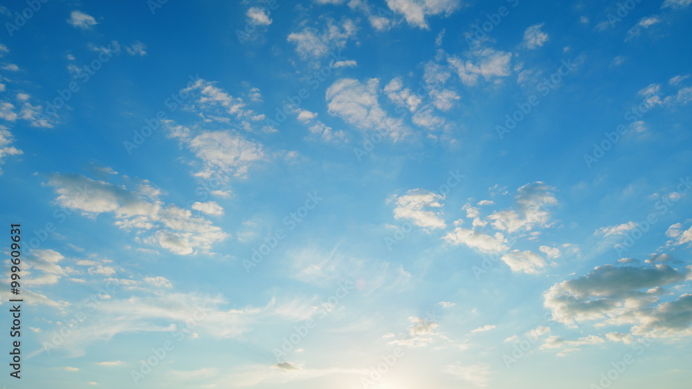 Obraz premium Dynamic cloud time-lapse from calm blue skies to cloudy. Puffy fluffy white clouds. Time lapse.
