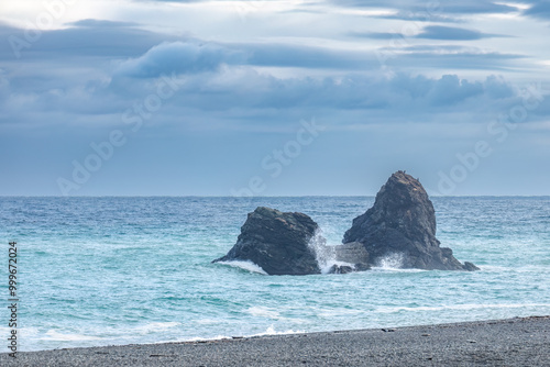 親不知の投げ岩 photo